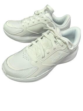 1608 / Under Armour Edge Leather Sneakers Women’s Size 9.5